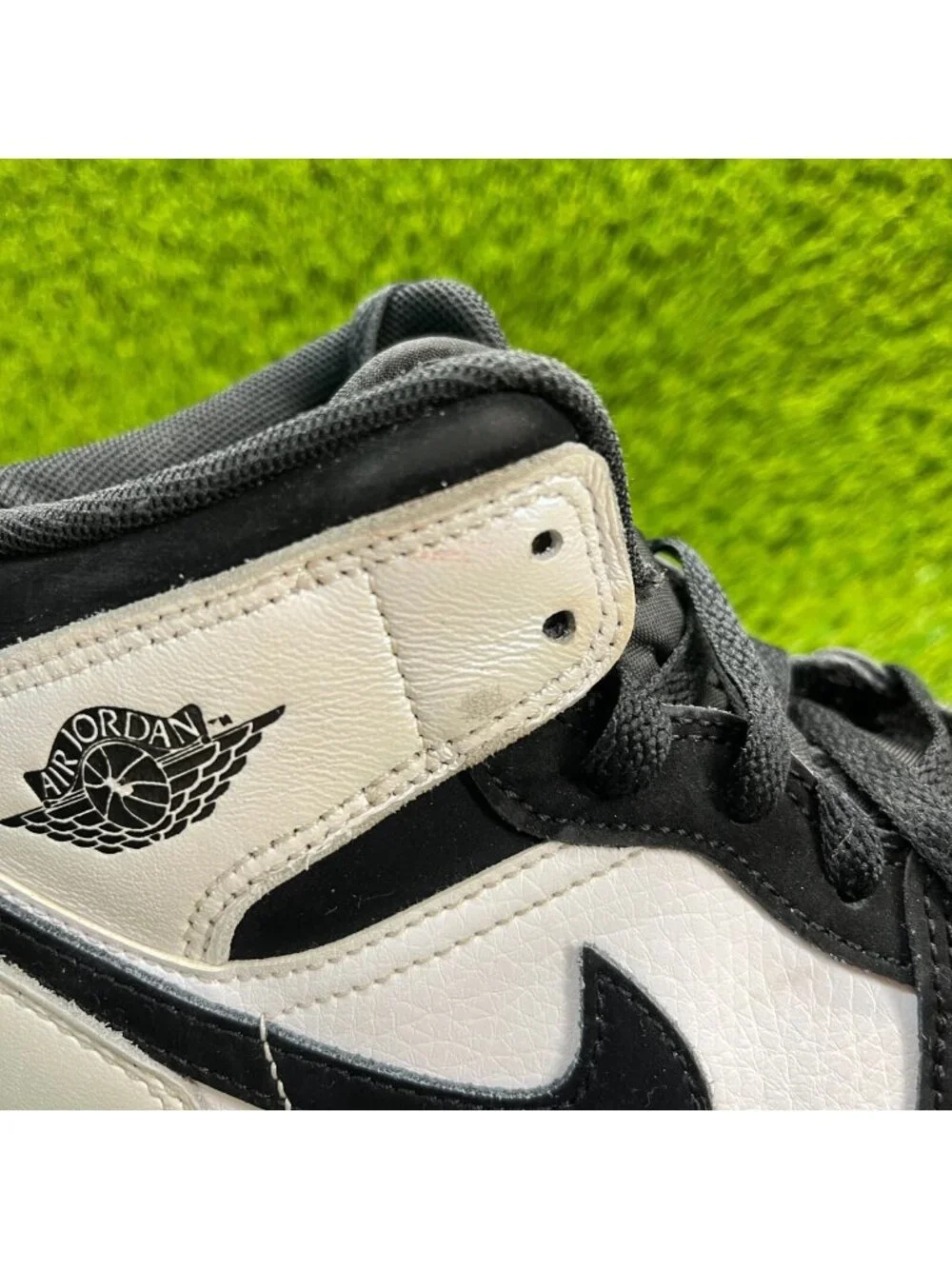 Nike Air Jordan 1 Mid Boys Size 5.5Y White Athletic Running Shoes Sneakers